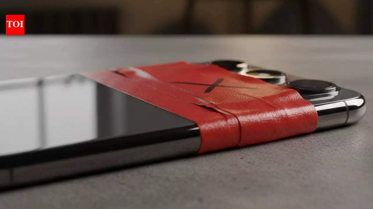 Israel PM Benjamin Netanyahu clicked with tape on his phone camera: Why people usually cover cameras