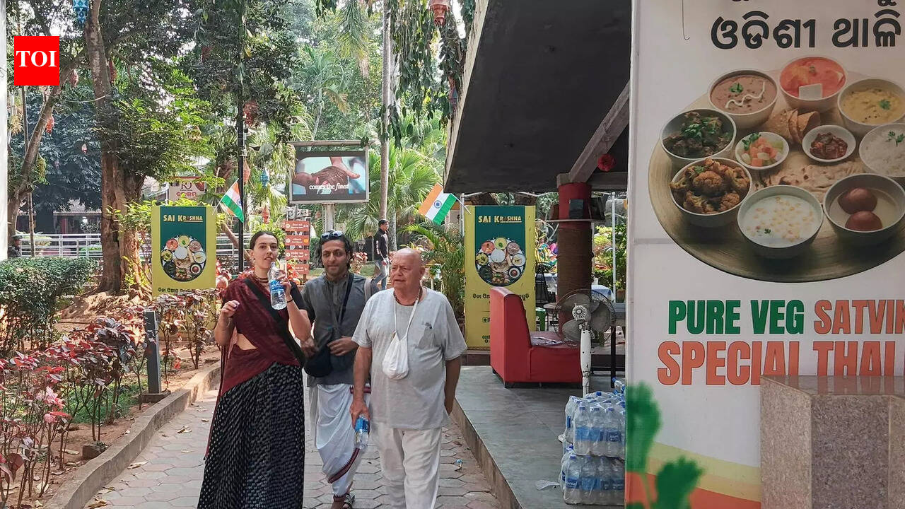 Govt decides to renovate facilities at Ekamra Haat