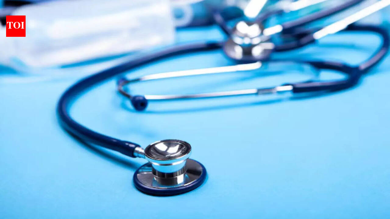 Buxar MLA reprimands civil surgeon at sadar hospital