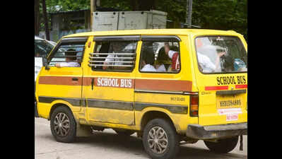 School bus owners association warns of 4,000 illegal school vans in Maharashtra