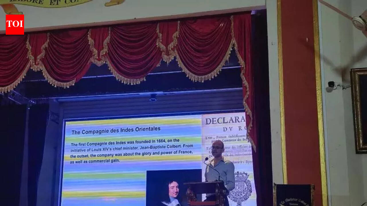 Experts discuss French footprints in Awadh history