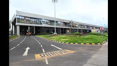 Infra issues, runway closure, IndiGo dropping flights to leave 15 prime slots unused at Pune airport