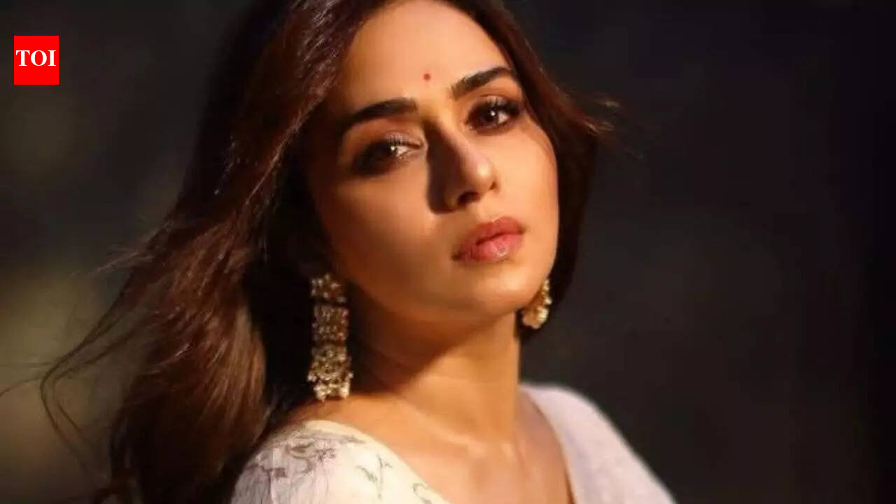 Amruta Khanvilkar on facing stereotypes: ‘Being a Marathi actor comes with labels’