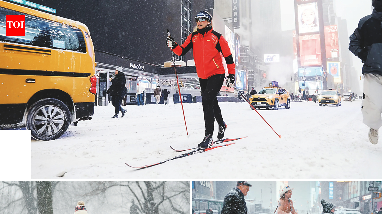 Believe it or not: New Yorkers were dashing through the snow storm