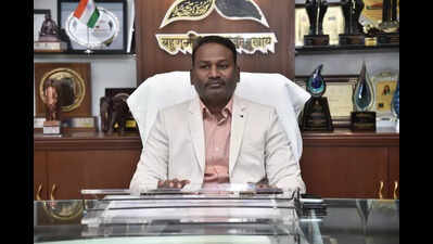 Nagrajan takes charge as Surat municipal commissioner
