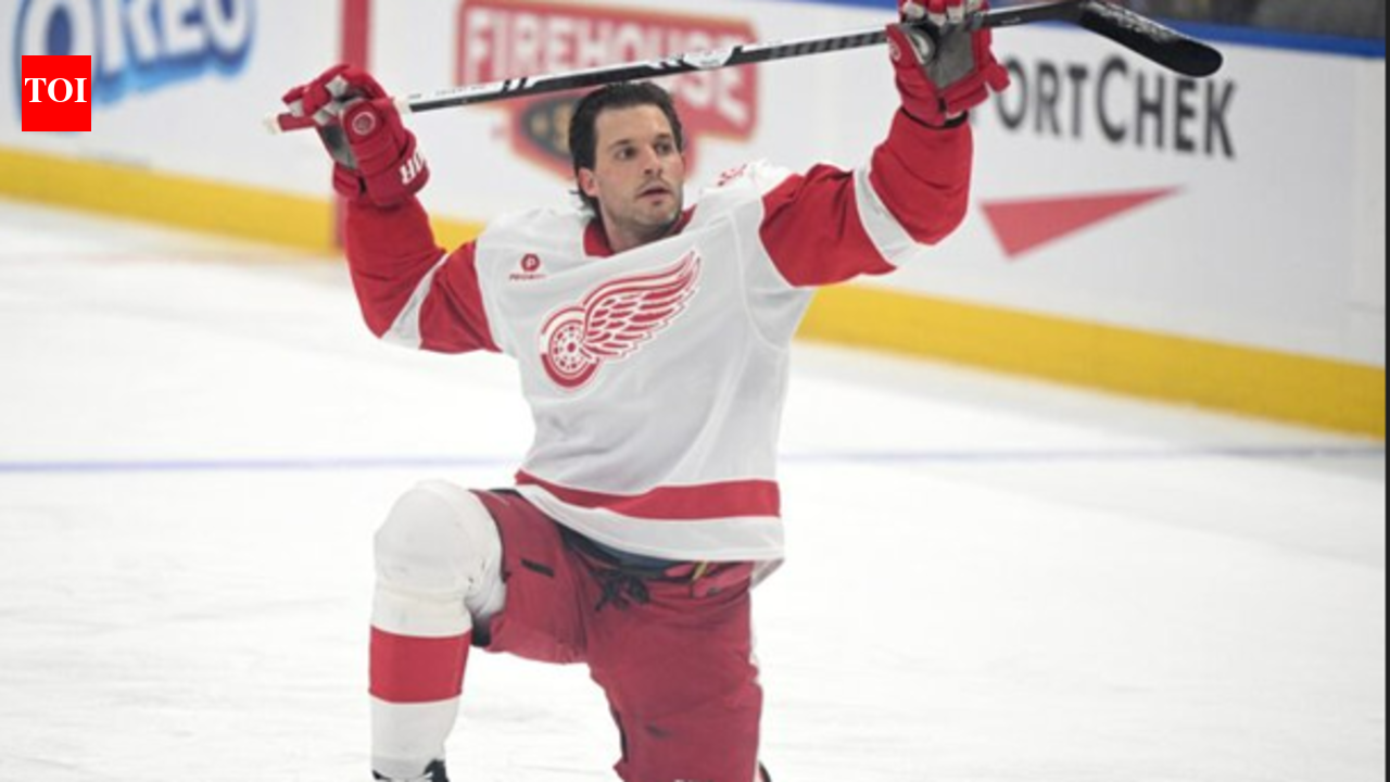 NHL Update: Detroit Red Wings extends contract with veteran defenseman Ben Chiarot to a three-year extension