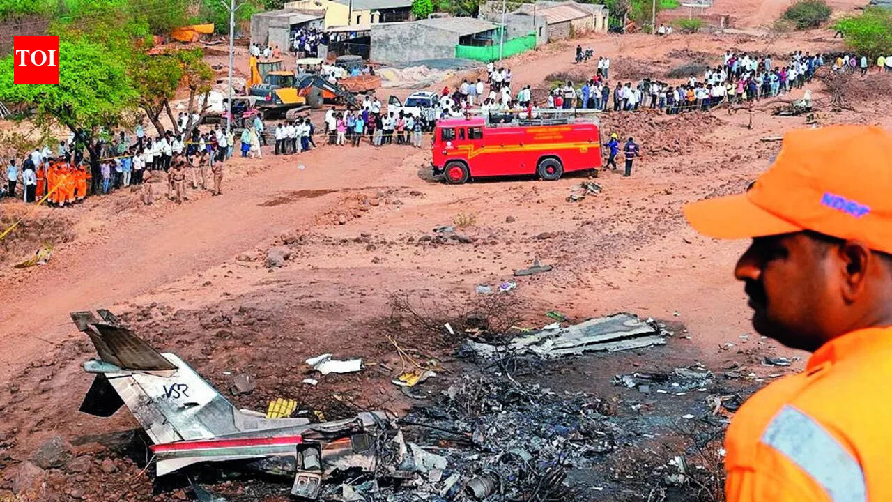 8.44am: Clock runs out, doors lock, Baramati stops for Ajit's final date