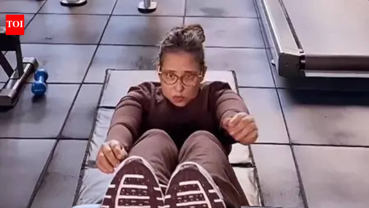 Watch: Manisha Koirala shares a glimpse of her 'Me Time' in the gym