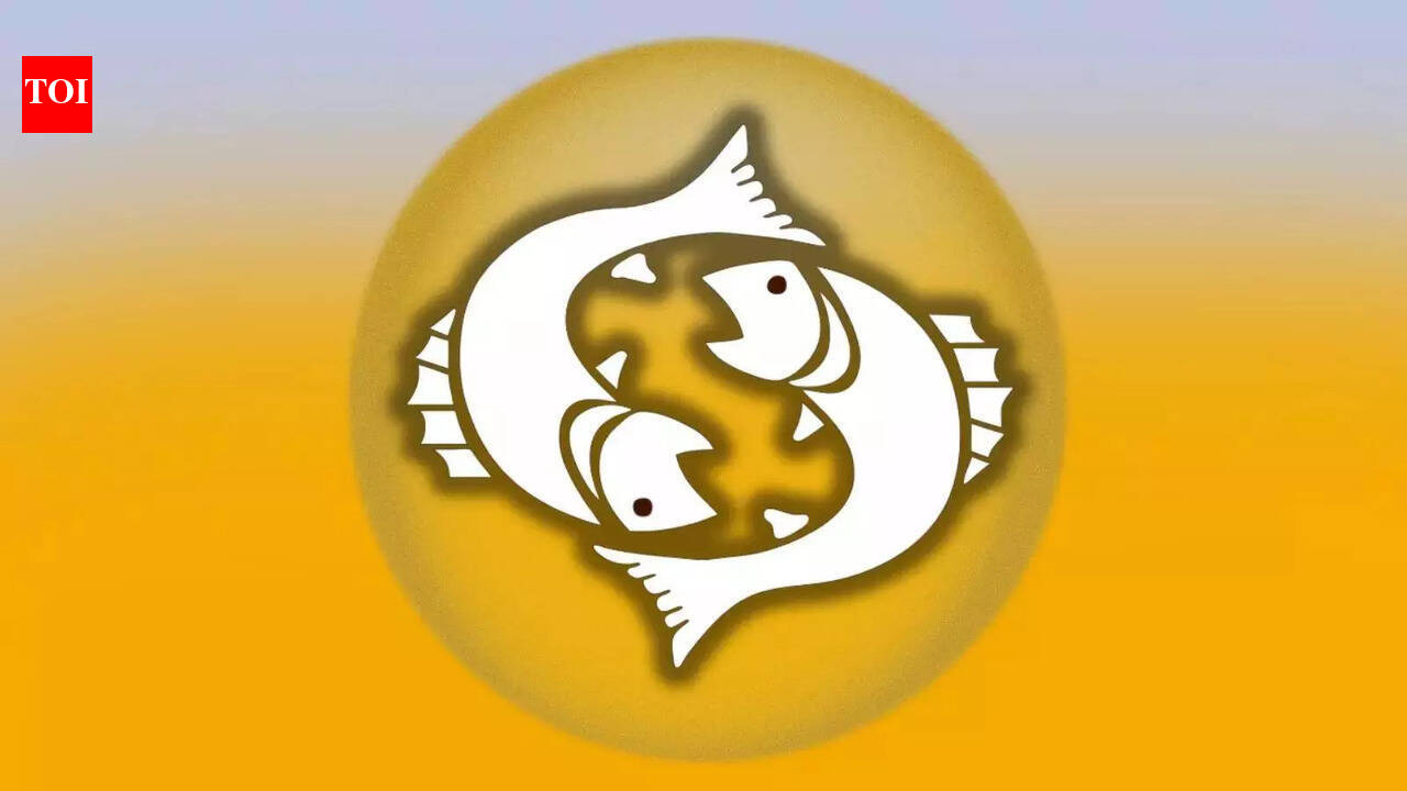 Pisces February 2026 Horoscope Predictions: Saturn pushes long-term thinking, plan beyond