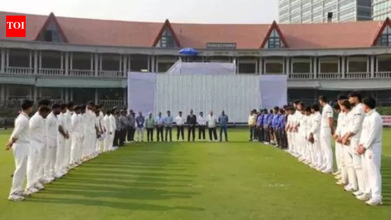 Ranji Trophy: Pollution disrupts play, players forced to wear masks