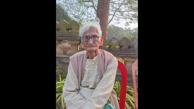 Noted Gandhian & freedom fighter Padmacharan Nayak turns 100
