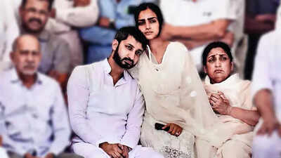 NCP seniors want Ajit's wife Sunetra as deputy CM; calls in Baramati for either son to fight bypoll