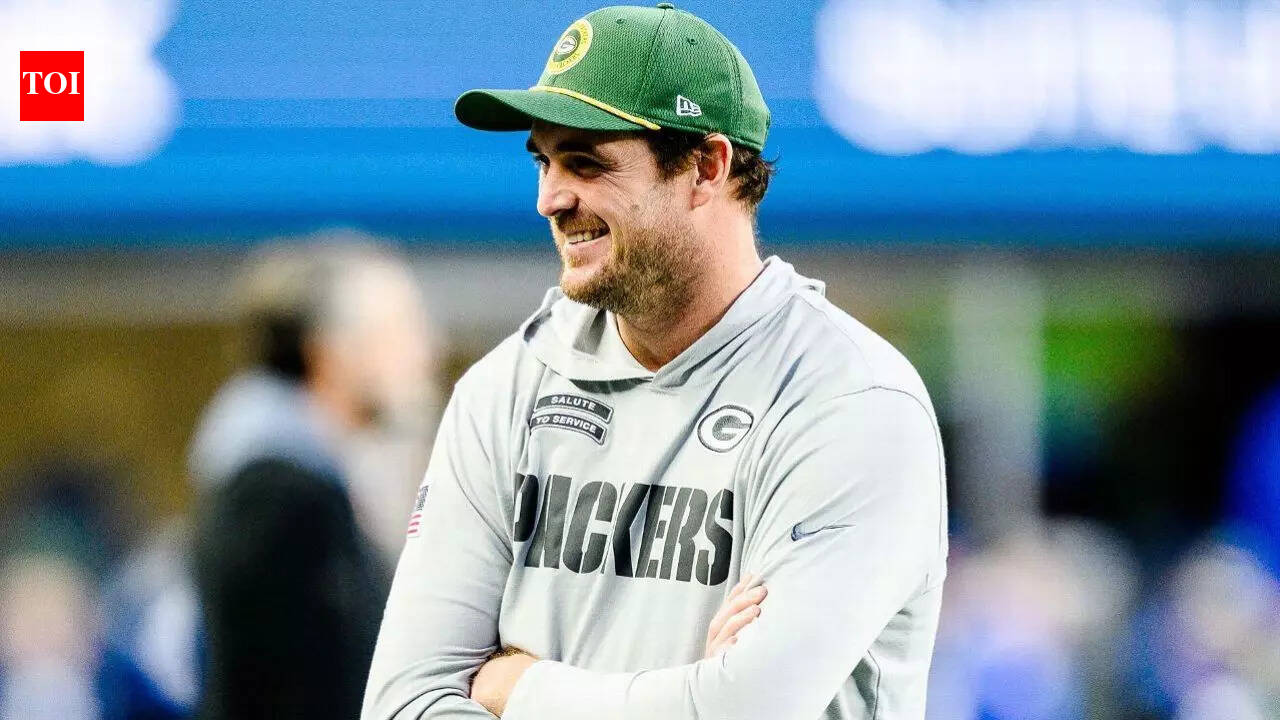 Eagles name Sean Mannion offensive coordinator after recent stint coaching quarterbacks in Green Bay