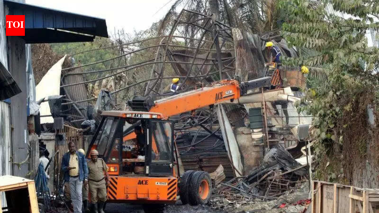 Kolkata godown fire death toll rises to 25; skeletons, wreckage stall investigation