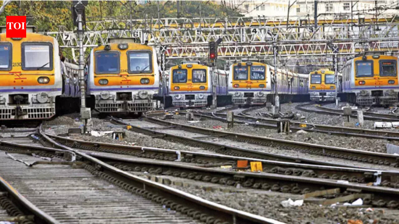 Mumbai local trains get boost: 100 new rakes planned to replace old ...