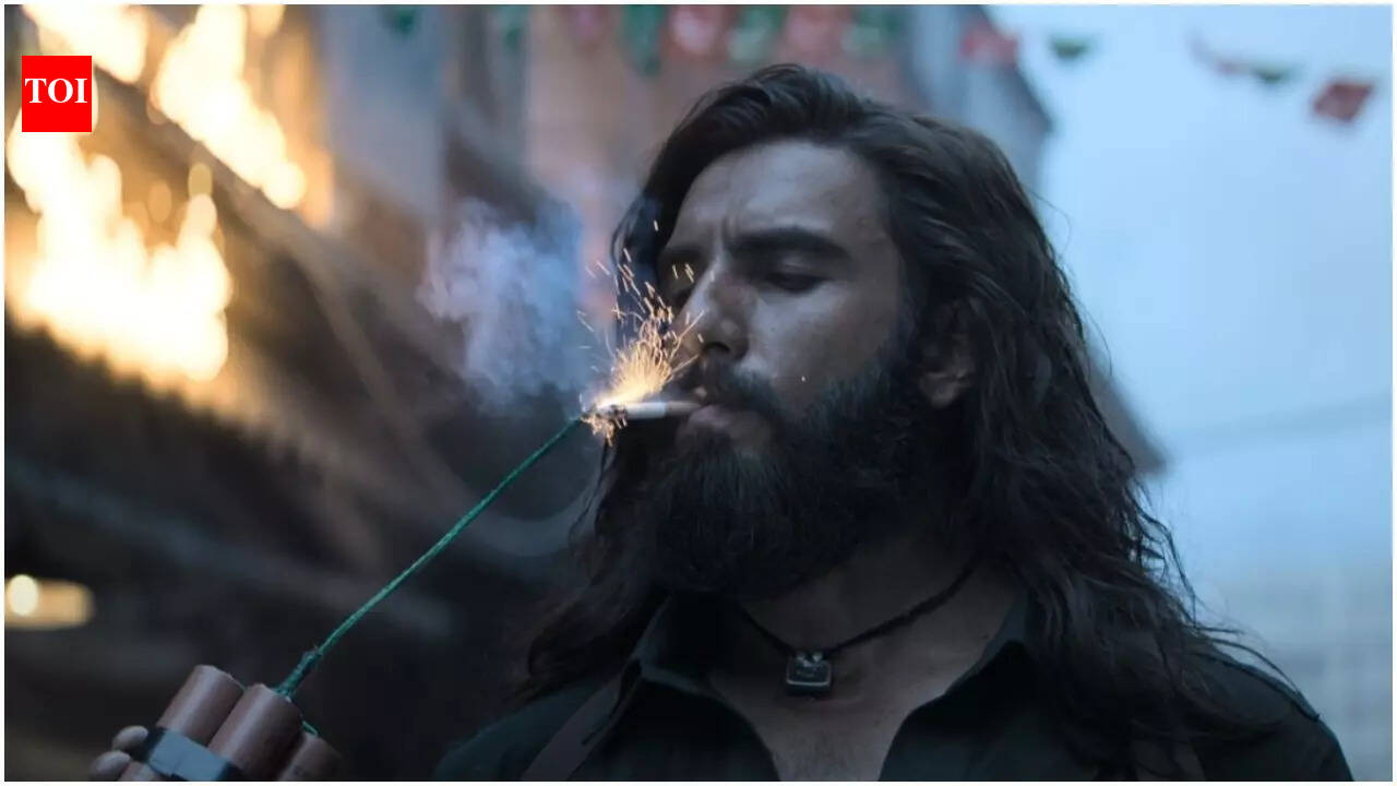 'Dhurandhar' OTT release TEASER: Ranveer Singh asks, 'Pataakhe khatam ho gaye toh, main dhamaaka shuru karu?'