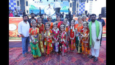 Anakapalli Utsav opens with events at Kondakarla Ava, Mutyalammapalem beach