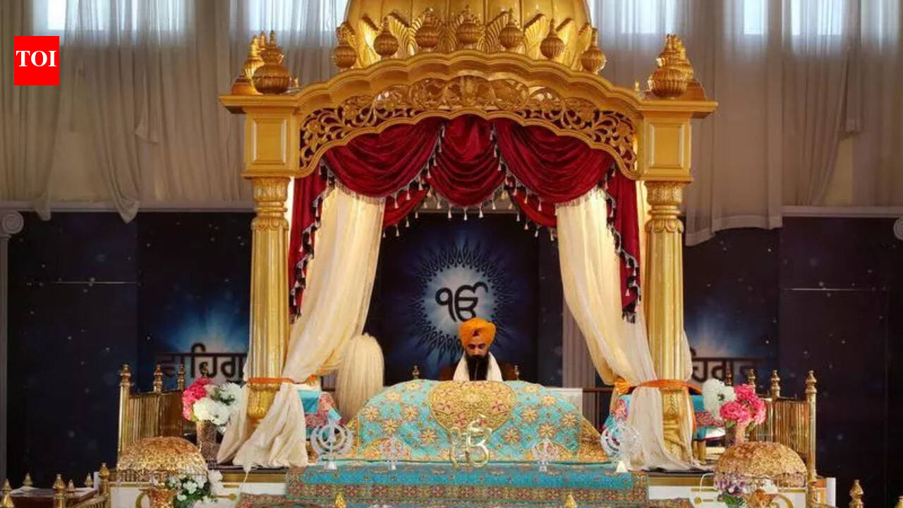 Sikh scholars warn against cake cutting in gurdwaras