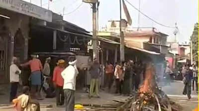 Denied access to funeral ground, Dalits light pyre on Bihar road