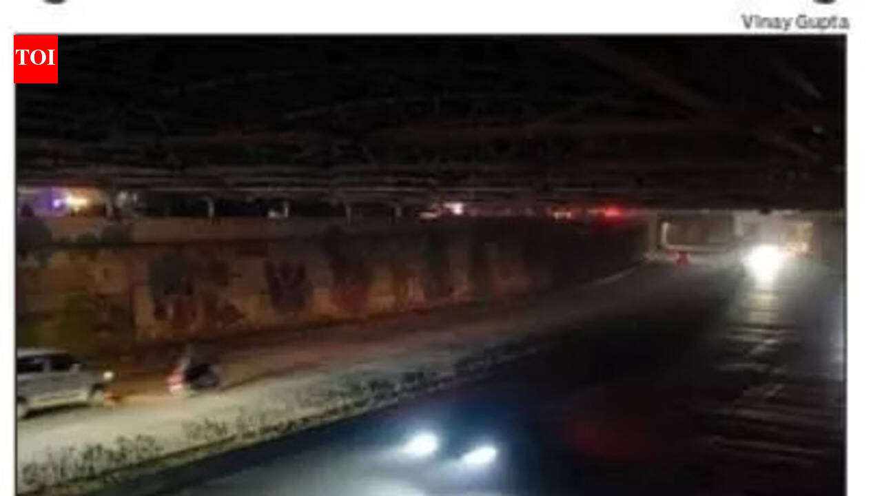 Signature Towers underpass in Gurgaon remains poorly lit for months, forces drivers to navigate blind spots