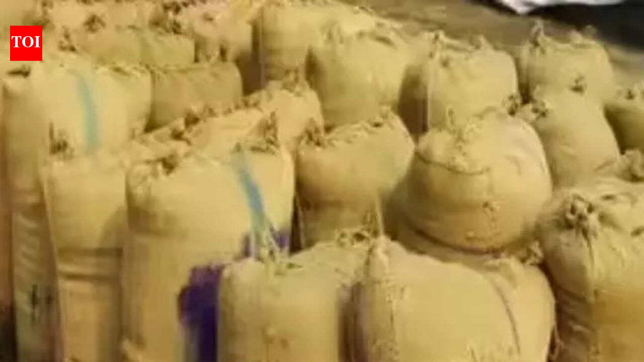 Clay grains passed off as mustard seeds, FIR against 5