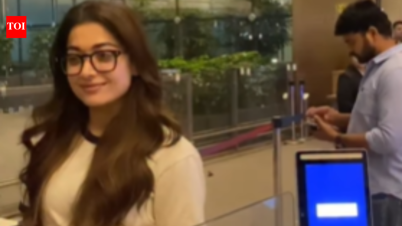 Rashmika Mandanna hugs paparazzi at airport on his birthday; fans can’t stop praising her