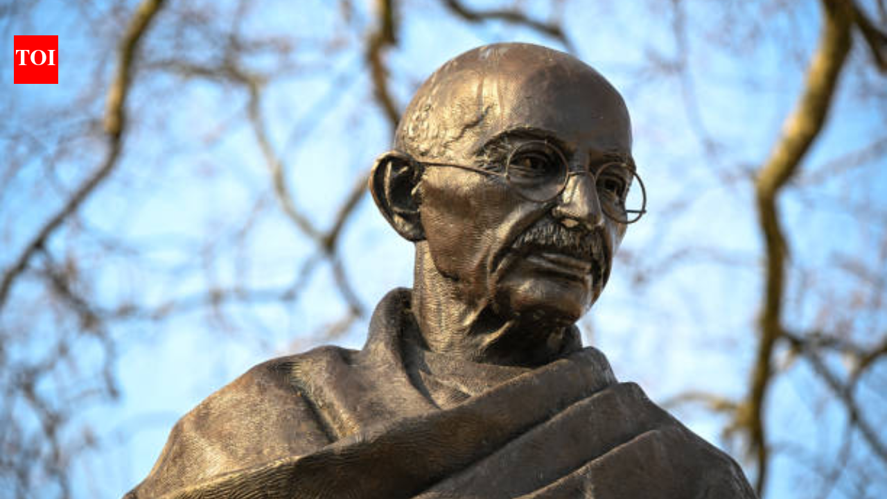 Why did Mahatma Gandhi never receive the Nobel Peace Prize?