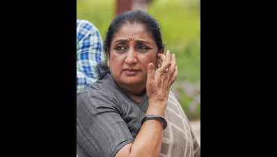Sunetra leaves for Mumbai without talks with Pawars, family upset
