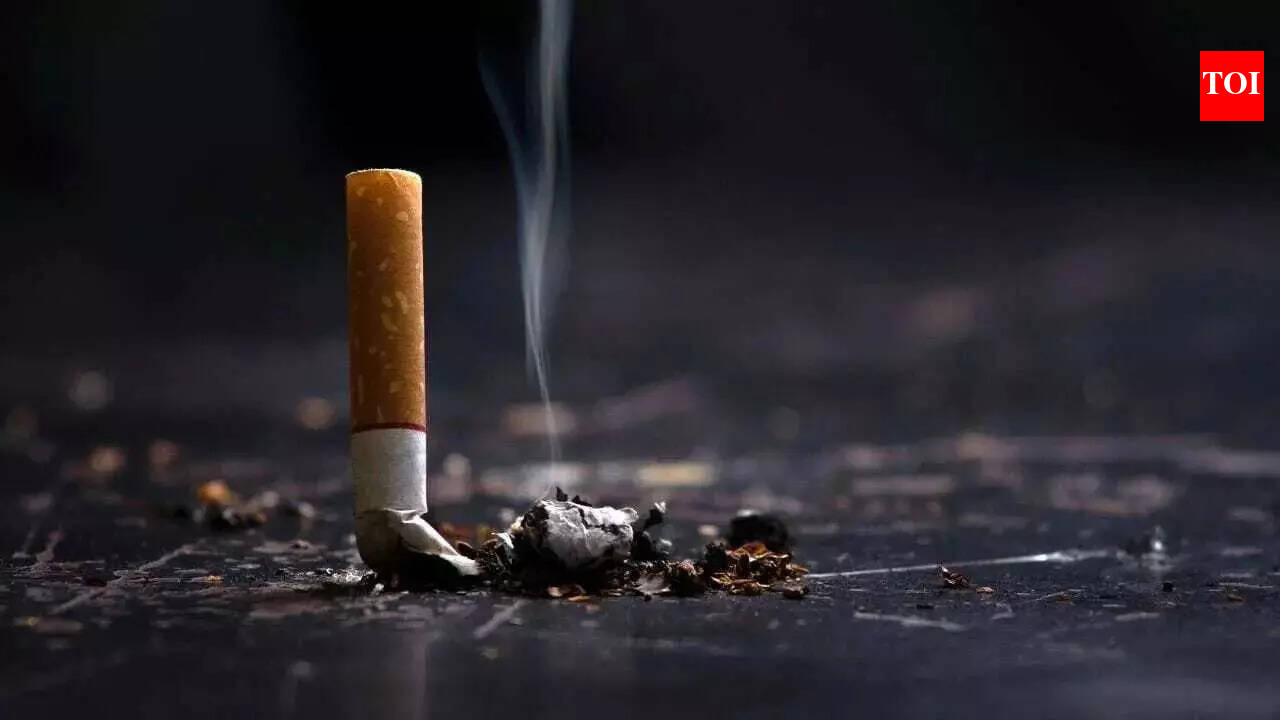 does tony romo smoke cigarettes Why Tony Romo Is a Genius at Football Commentary Everything okay with Tony Romo??