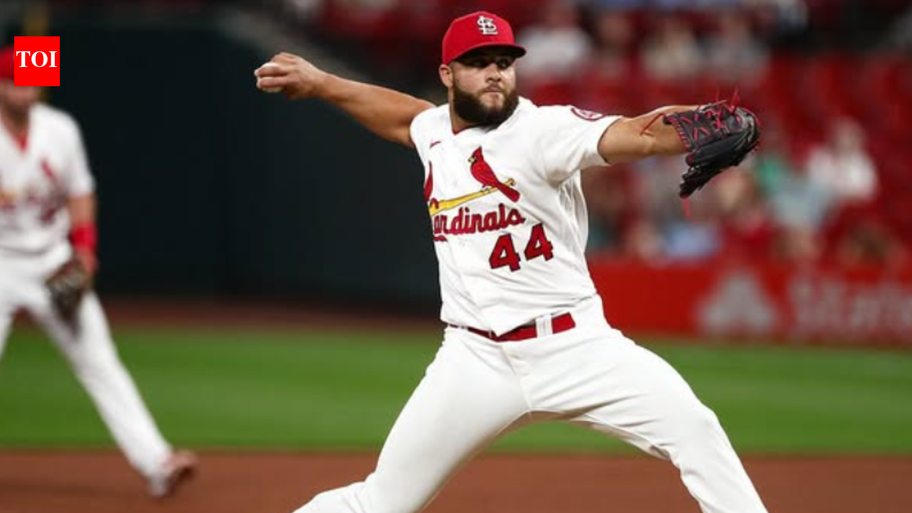 Diamonbacks add Junior Fernandez on minor league pact ahead of spring training