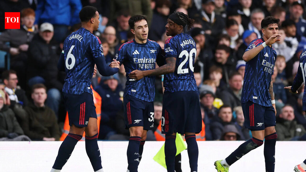 Arsenal strengthen lead with Chelsea, Liverpool comeback wins