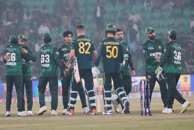 Pakistan crush Australia in series decider, rewrite T20 record books