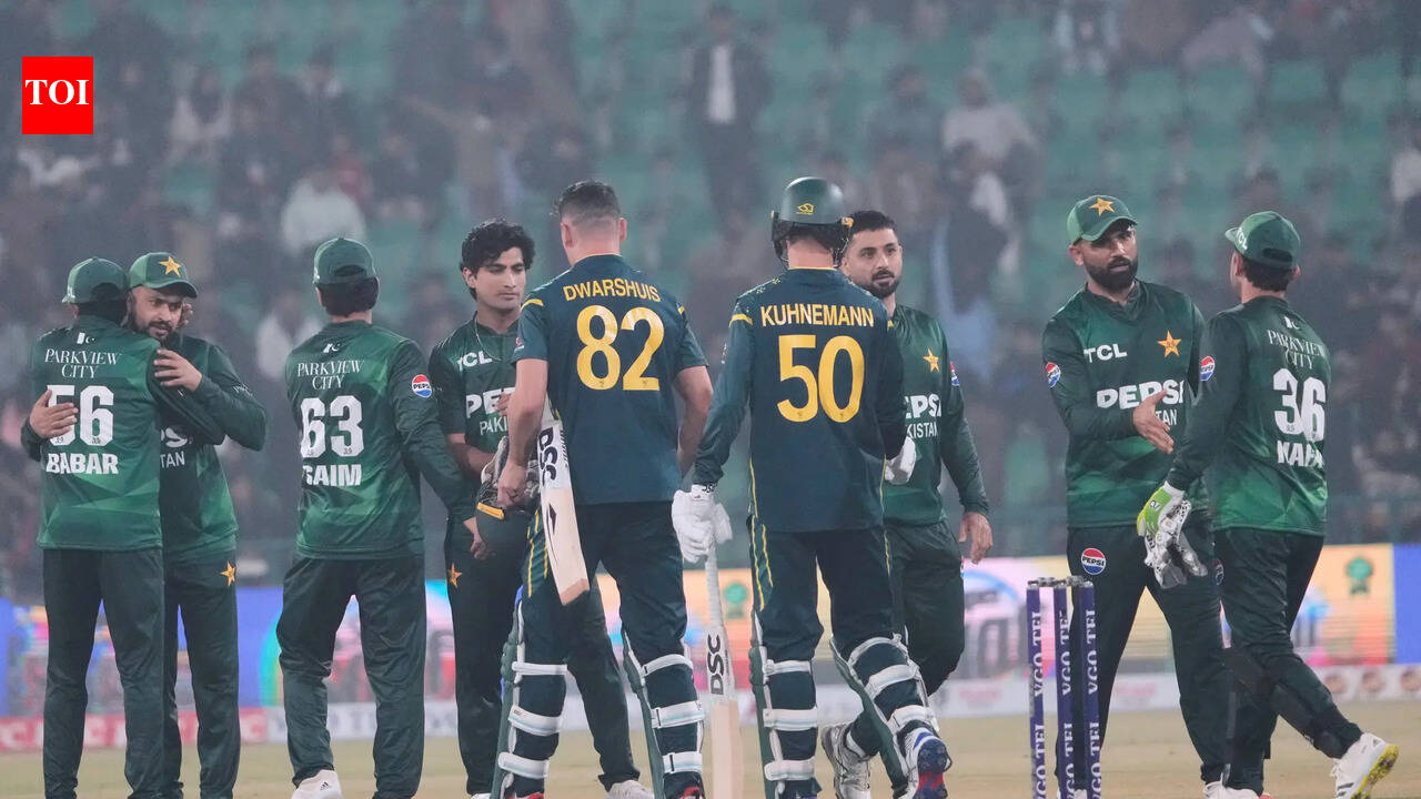 Pakistan crush Australia in series decider, rewrite T20 record books