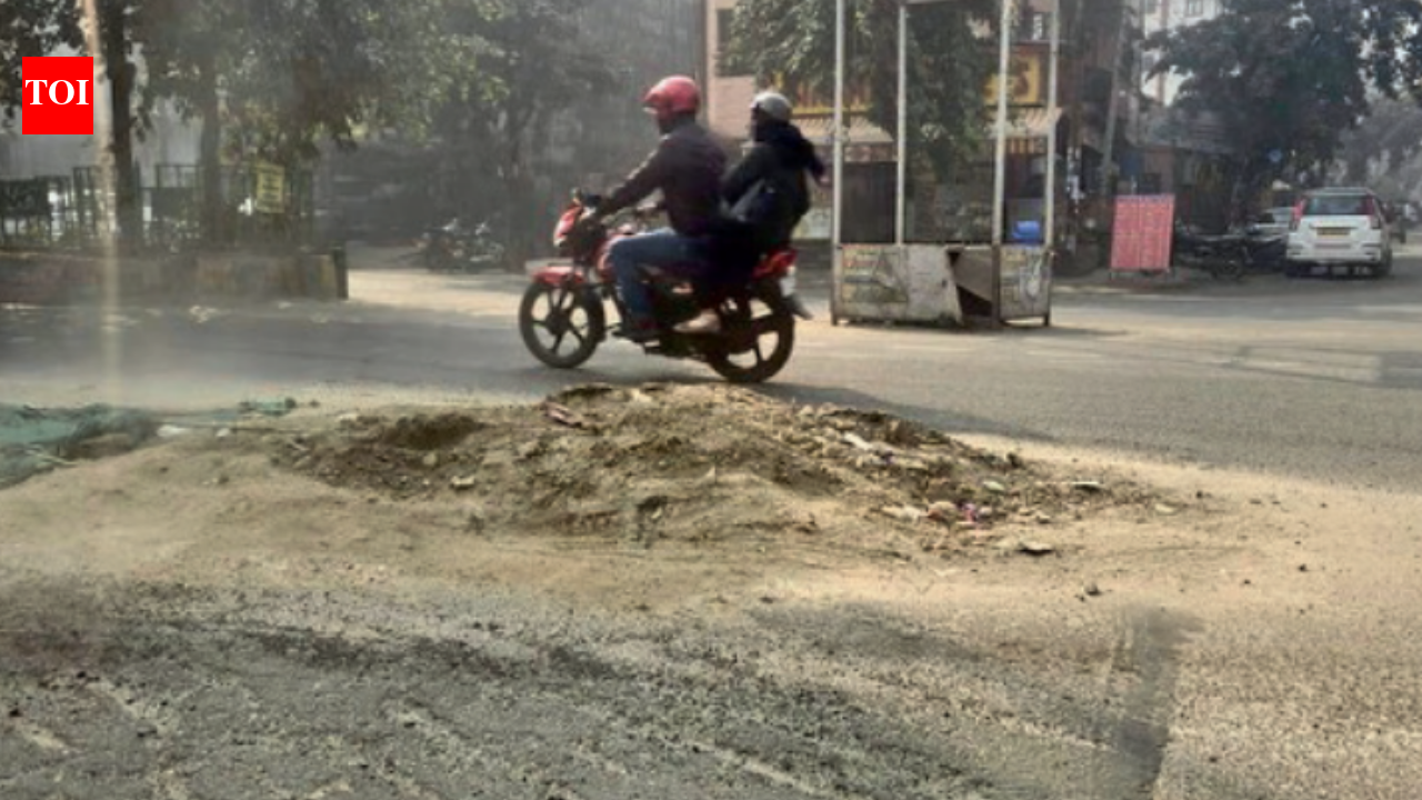 Lying in disrepair for 13 months, Ghaziabad road kicks up dust