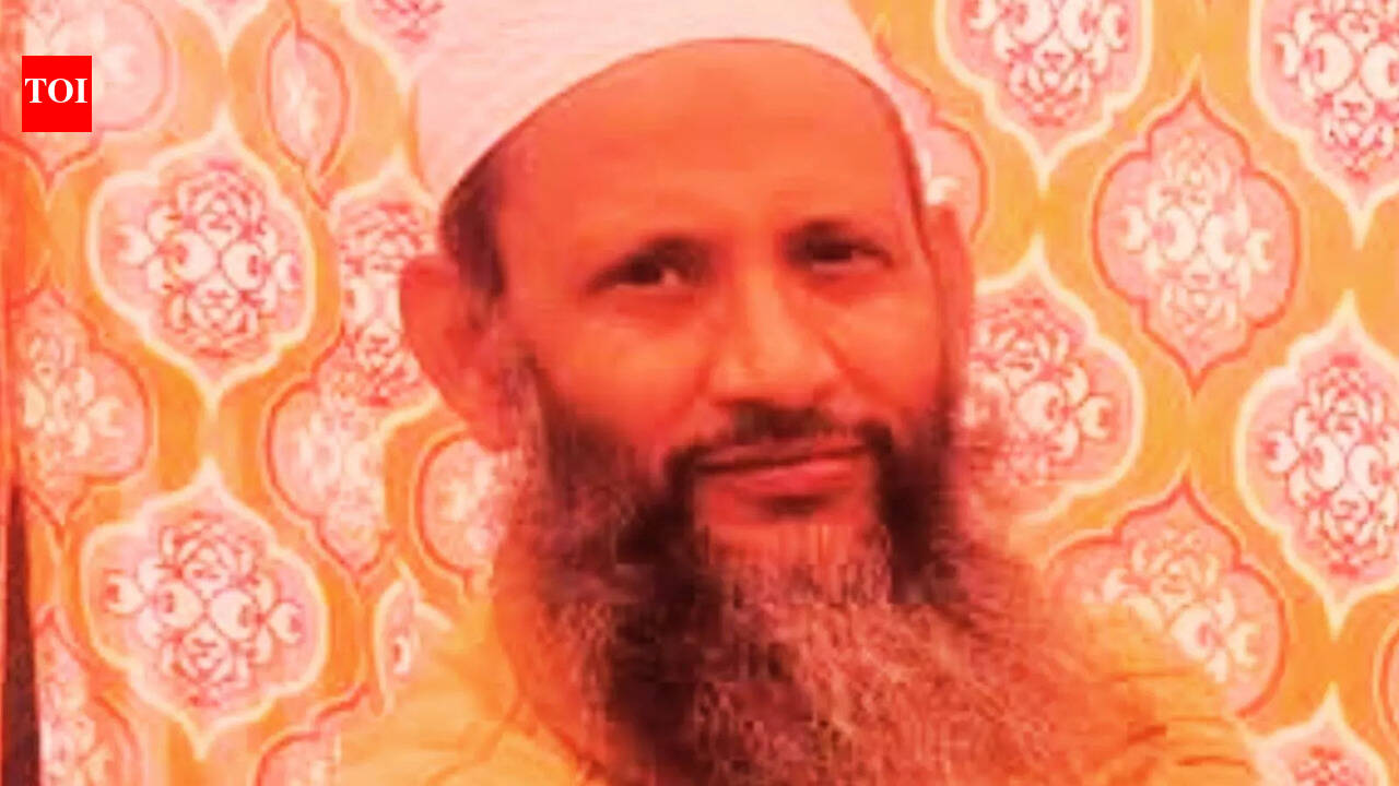 UP govt school principal suspendedfor ‘forcing students to offer namaz’