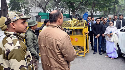 Delhi Police vs Bengal cops? Mamata Banerjee brings own force to capital to guard 'SIR victims' kin'