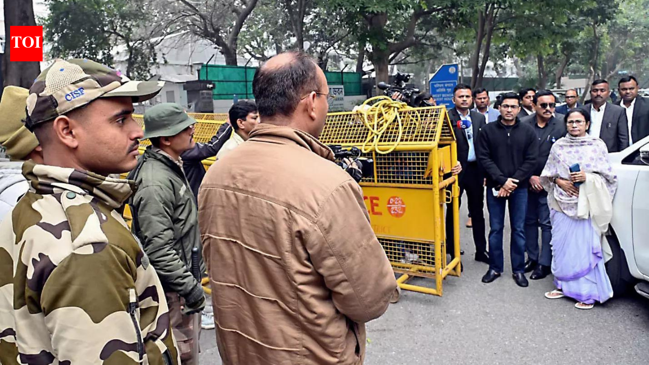 Delhi Police vs Bengal cops? Mamata Banerjee brings own force to capital to guard 'SIR victims' kin'