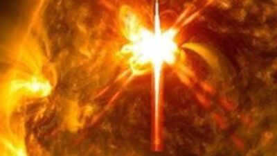 2026 ஆம் ஆண்டின் வலிமையான சூரிய ஒளியானது சூரியன் பல சக்திவாய்ந்த குண்டுகளை வெளியிடுவதால் வெடிக்கிறது - X8.3 என்றால் என்ன?
