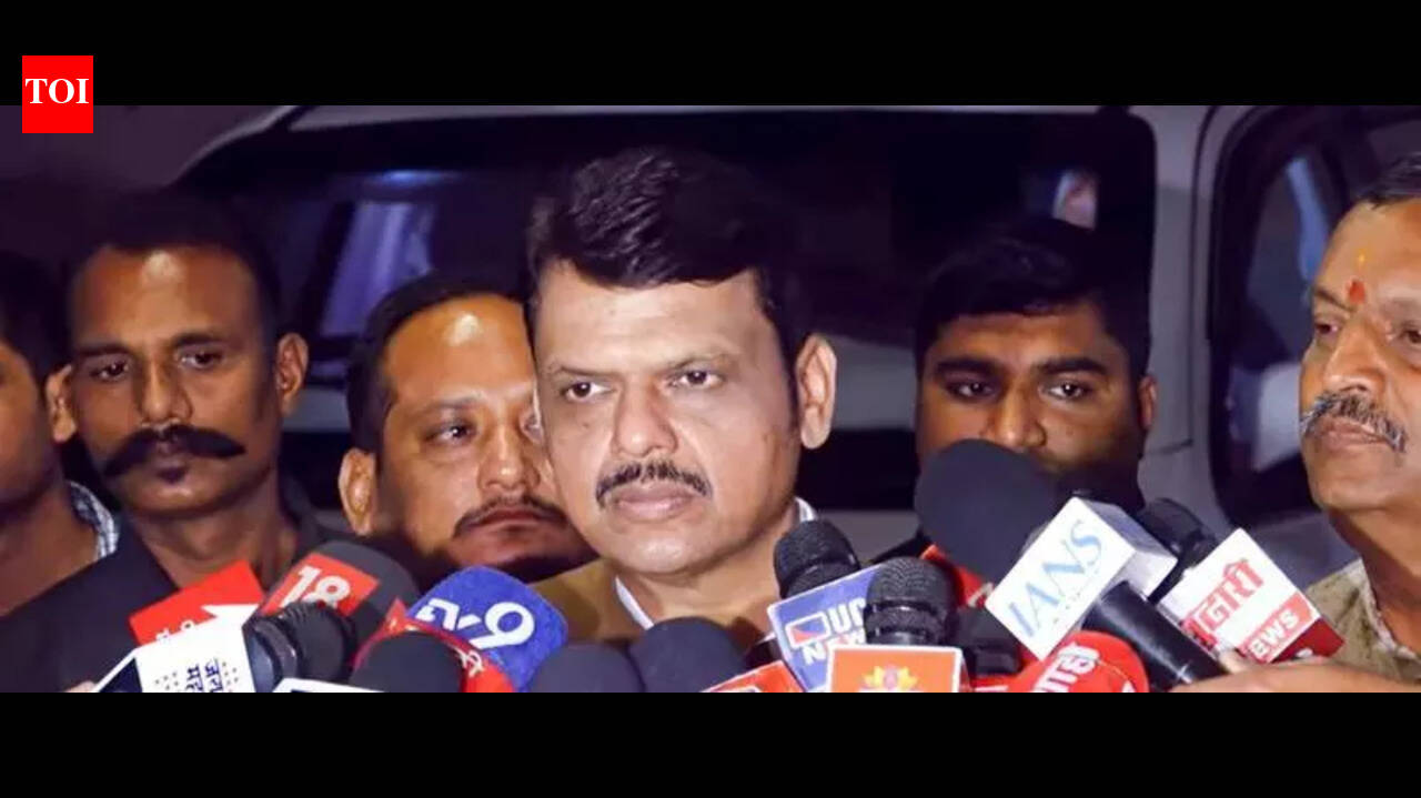 औद्योगिक विकासासाठी महाराष्ट्र सरकारने २०,४०० एकरपेक्षा अधिक जमीन अधिग्रहित केली.