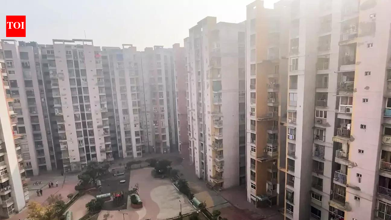 Father, his 2 wives who are sisters, 5 children - all lived together before triple suicide