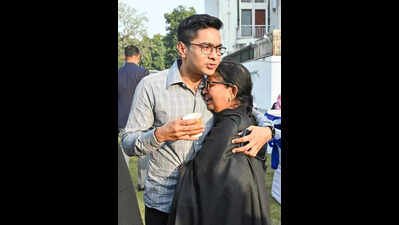 Oppn will take collective call: Cong on CEC’s impeachment