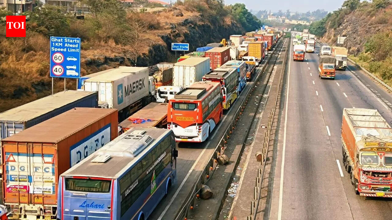 32 hours, 30,000+ trucks, ambulances frozen, families sleeping in cars: Mega Pune-Mumbai Expressway jam explained