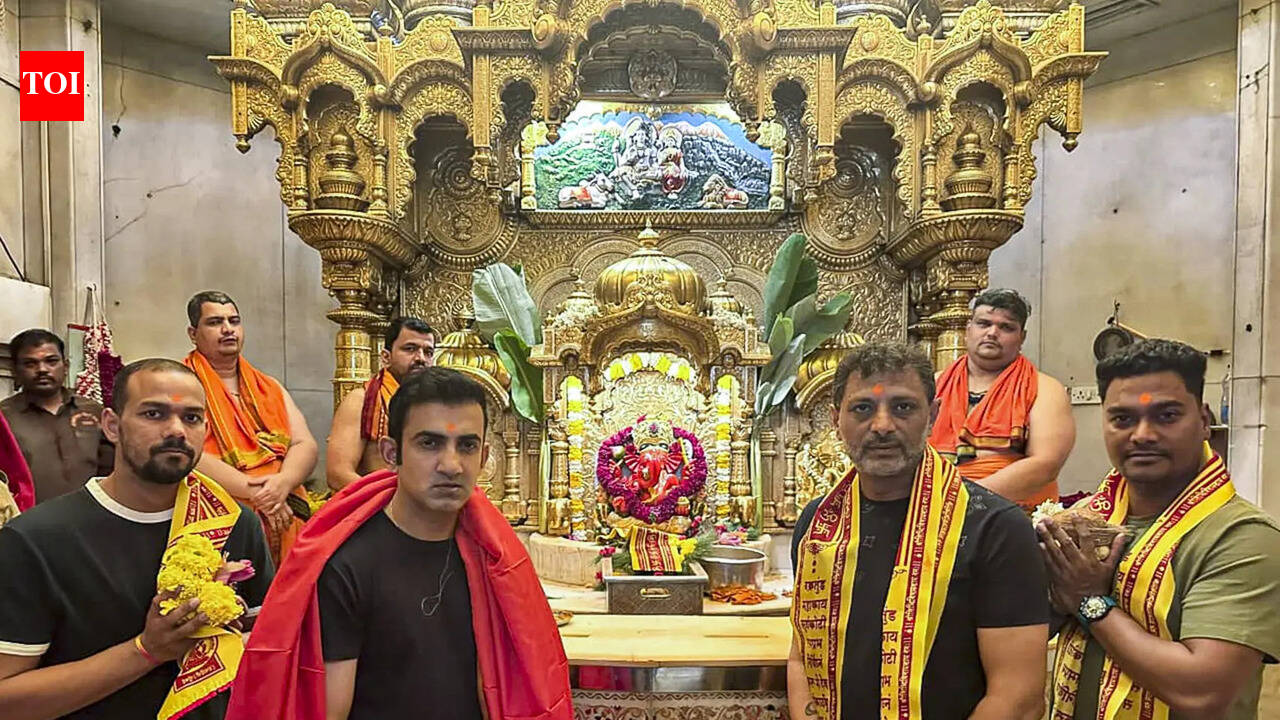 Gambhir visits Siddhivinayak, seeks blessings ahead of T20 World Cup