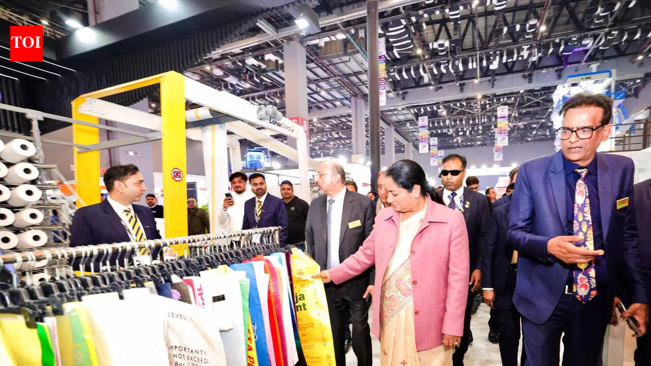 CM Rekha Gupta urges plastic industry to enhance recycling to make Delhi cleaner, greener