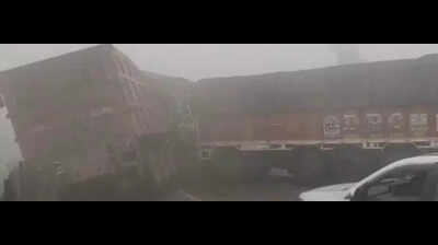 13 people injured in pile-up on Agra-Lucknow expressway