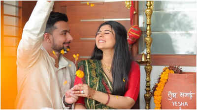 रब से है दुआ की अभिनेत्री येशा रूघानी ने निर्देशक नरिंदर सिंह से की सगाई; तस्वीरें साझा करें