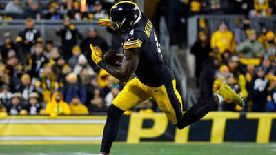 Lions fan files $100 million lawsuit against DK Metcalf over alleged punch and defamation