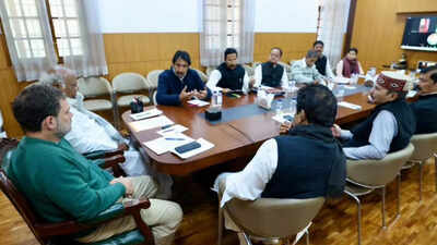 West Bengal polls: Congress ditches Left to go it alone, to fight in all 294 seats