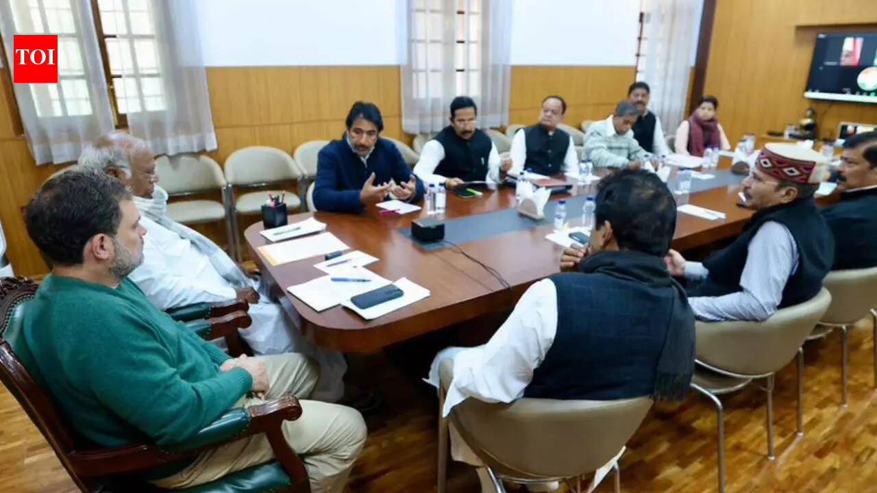 West Bengal polls: Congress ditches Left to go it alone, fight all 294 seats