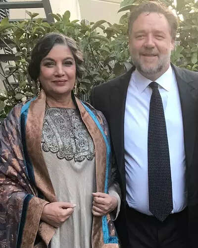 Shabana Azmi calls herself a Russell Crowe admirer; Shares old pic with the Hollywood star